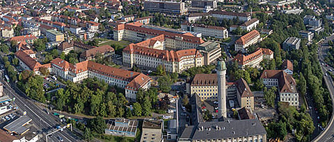 Laut Focus-Klinikliste 2017 liegt das Universitätsklinikum Würzburg deutschlandweit auf Platz 9. (Foto: Dziamski / UKW)