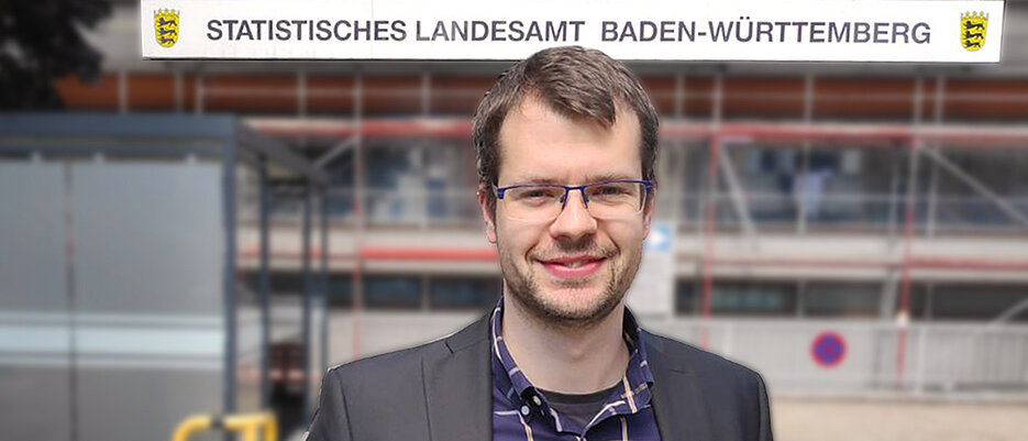 Sascha Dolezal in front of the Statistical Office of Baden-Württemberg
