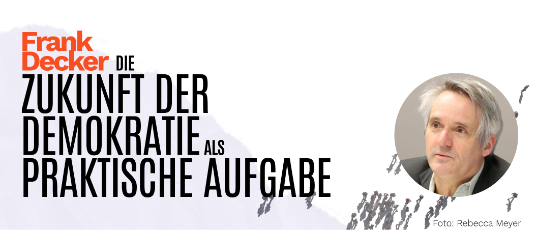 Vortragstitel in engen schwarzen Buchstaben. Rechts daneben Foto des Vortragenden. Den Hintergrund durchzieht ein grafischer Riss und es sind kleine Menschengrüppchen zu sehen.