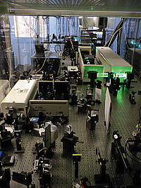 Laboraufbau eines Lasers