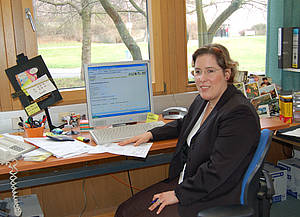 Susanne Morlok an ihrem Arbeitsplatz