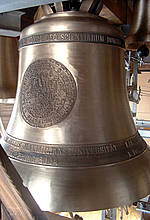 Die größte Glocke des Würzburger Carillons.