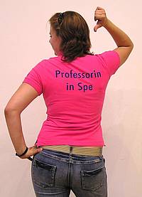T-Shirt aus dem Uni-Shop mit Aufschrift Professorin in spe