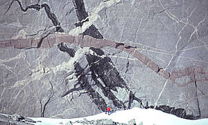 Gesteinsschichten in der Antarktis