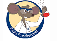 Logo von Rudis Forschercamp: Maus im Laborkittel mit Glaskolben in der Hand. Bild: Rudolf-Virchow-Zentrum der Uni Würzburg