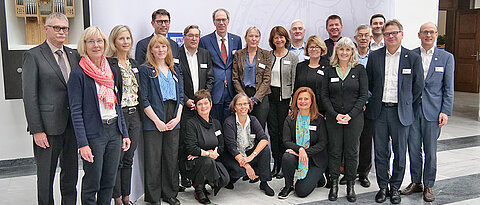 Gruppenfoto: Die Würzburger Universitätsleitung mit einer Delegation der Uni Bergen.