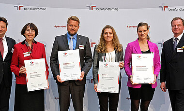 Gruppenfoto von der Zertifikatsverleihung (Foto: berufundfamilie / Thomas Ruddies, Christof Petras)