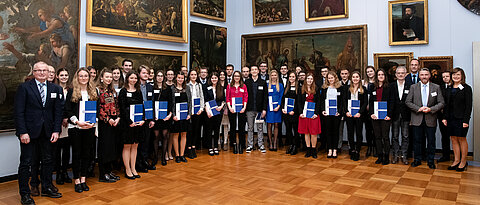 Gruppenfoto der Stipendiaten aus dem Jahr 2019, Foto: Foto Schmelz Fotodesign