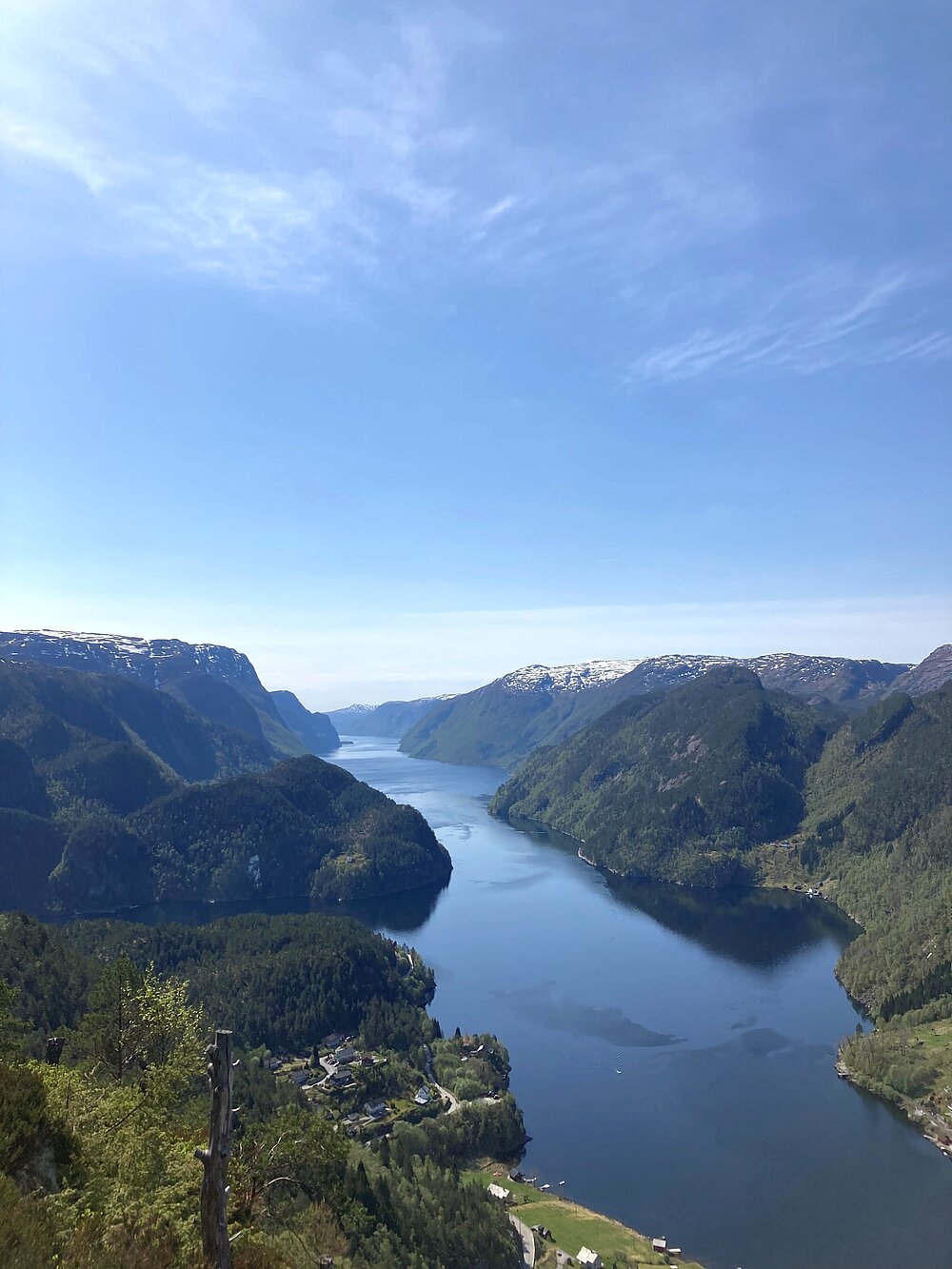 Foto von einem Fjord in Norwegen