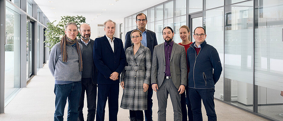 Bei der Gründung des Netzwerks digitale Sicherheit in Passau (v.l.): Felix Freiling, Samuel Kounev, Henrich C. Pöhls, Alexandra Dmitrienko, Dr. Stefan Katzenbeisser, Martin Schramm, Juliane Krämer, Dominik Herrmann.