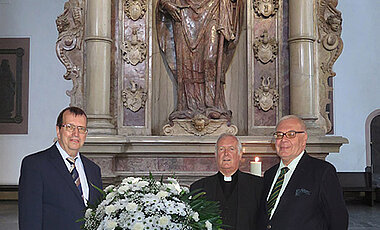 Kranzniederlegung vor Echters Epitaph