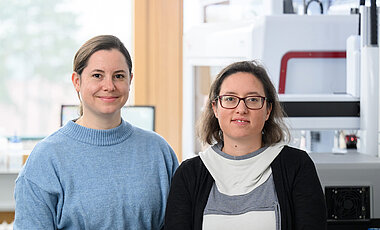 Die Autorinnen der jetzt veröffentlichten Studie: Susanne Brenzinger (l.) und Ana Brochado. 