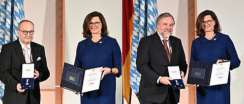 Landtagspräsidentin Ilse Aigner mit den beiden Würzburger Ordensträgern Hermann Einsele und Klaus Schilling.