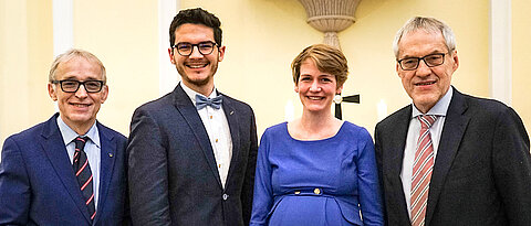 Preisverleihung in Bonn mit Erich Garhammer (r.), dem Juryvorsitzender Eberhard Hauschild (l.) sowie den ebenfalls Ausgezeichneten Daniel Steigerwald und Regina Laudage-Kleeberg.