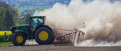 Die durch den Klimawandel bedingte zunehmende Trockenheit bereitet der Landwirtschaft Sorgen.