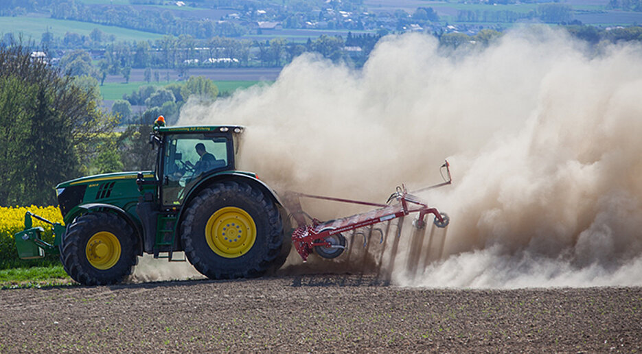 Die durch den Klimawandel bedingte zunehmende Trockenheit bereitet der Landwirtschaft Sorgen.