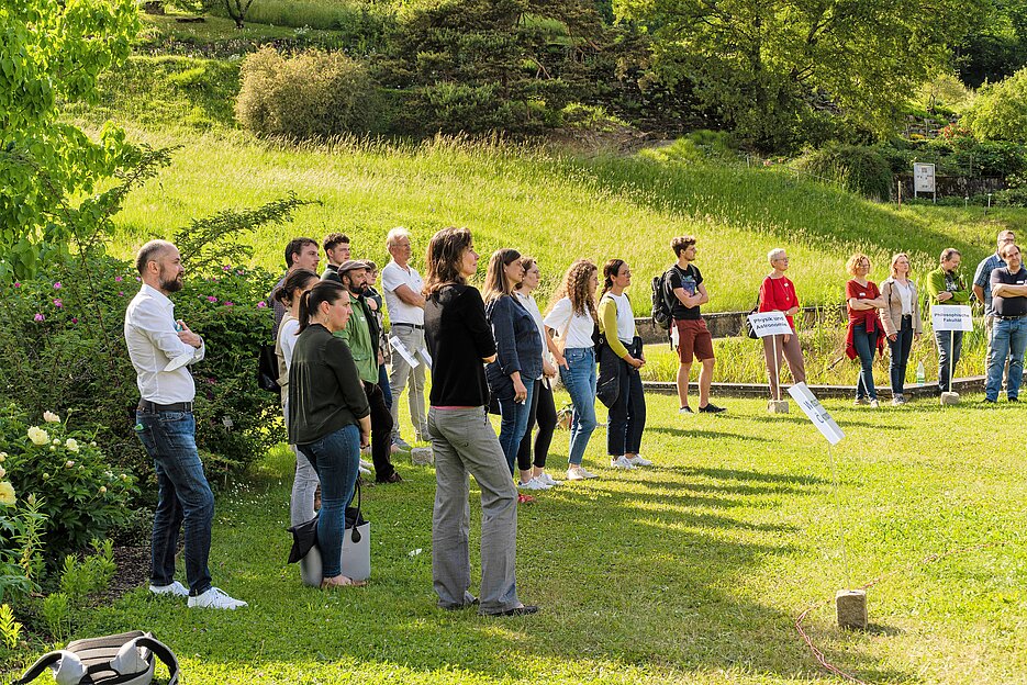 Am 1. Vernetzungstreffen zum Thema "BNE in der Lehre" am 24. Mai 2022 nahmen Dozierende aus neun von zehn Fakultäten sowie aus zentralen und weiteren Einrichtungen der Universität teil. (Foto: David Holzhacker)