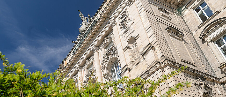 Das Hauptgebäude der Universität Würzburg. (Foto: Daniel Peter)