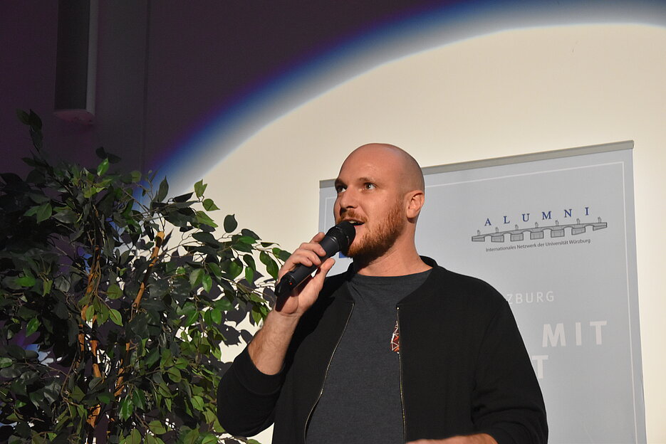 Auftritt Dr. Bobineau - ScienceSlam 2019, Foto: Universitätsarchiv