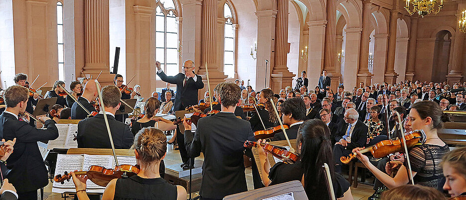 Das Akademische Orchester bei einem Konzert in der Neubaukirche. (Foto: Rudi Merkl)