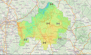 Der auf der Projektwebseite zugängliche Klimaatlas stellt verschiedene Klimaindikatoren dar. Hier ist die mittlere Temperatur in Unterfranken im Sommer  für die Jahre 2023 bis zu sehen. 