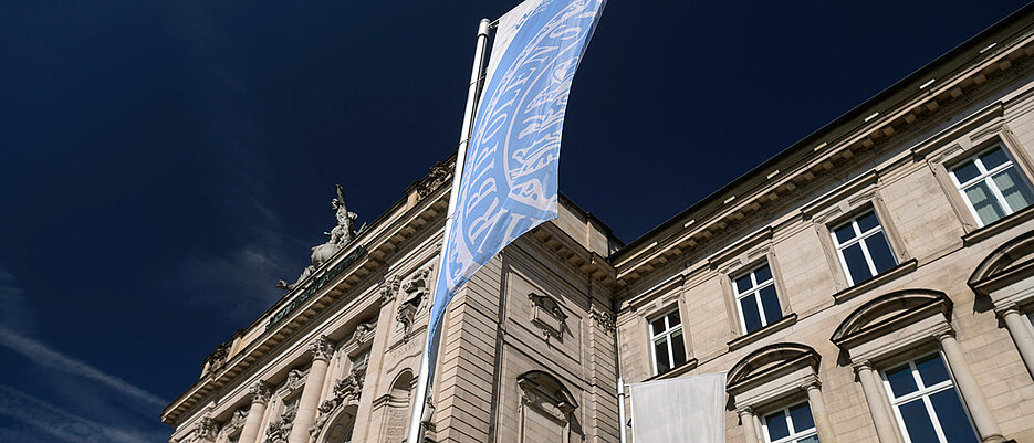 Die Neue Universität am Sanderring - Hauptsitz der Wirtschaftswissenschaftlichen Fakultät der JMU.