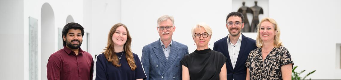 Team Kanzlerbüro (von links: Sharath Kandala, Marion Geisler, Dr. Uwe Klug, Beatrix Kötzner, Alexej Holzmann, Dr. Eva Stumpf-Wirths)