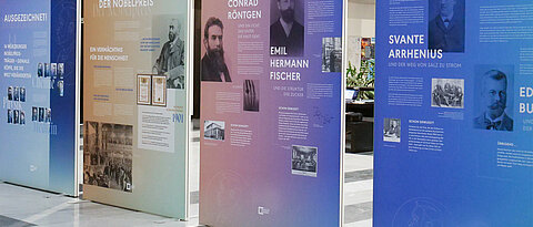 Mit dieser Ausstellung würdigt die Universität Würzburg ihre 14 bisherigen Nobelpreisträger - den ersten Nobelpreis erhielt Wilhelm Conrad Röntgen vor 125 Jahren.
