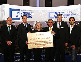 Sie diskutierten an der Uni Würzburg: Professor Dr. Frédéric Thiesse, Professor Dr. Ralf Jahn (Hauptgeschäftsführer der IHK Würzburg-Schweinfurt), Professor Dr. Andrea Szczesny (Vizepräsidentin der Universität Würzburg), Otto Kirchner, Georg Schw