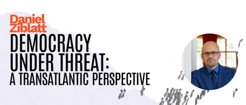 Vortragstitel in engen schwarzen Buchstaben. Rechts daneben Foto des Vortragenden. Den Hintergrund durchzieht ein grafischer Riss und es sind kleine Menschengrüppchen zu sehen.