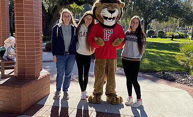 Der Flagler Lion ist das Maskottchen des Colleges.