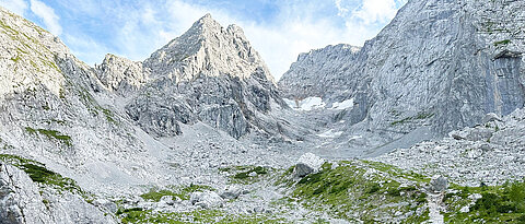 Das Blaueis-Tal liegt in den Berchtesgadener Alpen. Seit Jahrzehnten schrumpft der Blaueis-Gletscher aufgrund steigender Temperaturen.