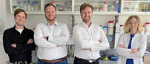 Das Team Vasc-on-Demand im Labor (v.l.): Patrick Kuntschke, Alexander Radüchel, Matthias Ryma und Katinka Theis.