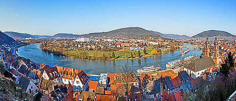 Steile Hänge, dichte Besiedlung und zunehmende Bodenerosion: Im Maintal, hier bei Miltenberg, zeigen sich die Auswirkungen des Klimawandels besonders deutlich.