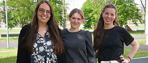 Joana Rieger, Melissa Silva und Anna-Lena Weber (v.l.) entwickeln an der Uni Würzburg die neue Lehrveranstaltungsreihe „Pädagogik und Recht“.