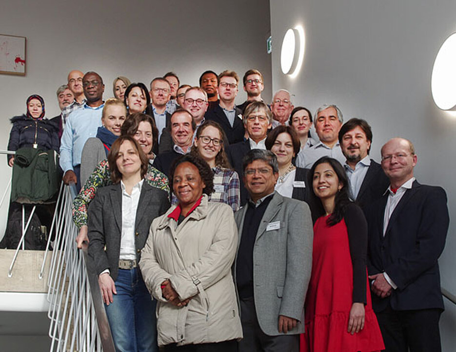 Die Teilnehmer der internationalen Tagung. In der Mitte Hans-Georg Ziebertz. (Foto: Sylvia Scheller)