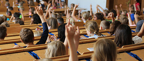 Bei der Würzburger Kinderuni im Audimax am Sanderring.