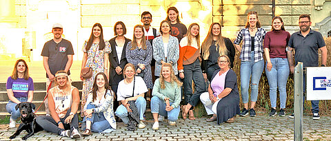 Teilnehmerinnen und Teilnehmer des PUKI-Seminars. Vorne rechts: Seminarleiterin Simone Gutwerk.