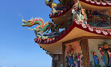 Reich verzierter Tempel in Yehliu, New Taipeh. 