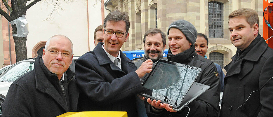 Beim Start des Projekts „Klimaerlebnis Würzburg“ (von links): Wolfgang Kleiner, Christian Schuchardt, Thomas Rötzer, Christian Hartmann und Heiko Paeth. (Foto: Robert Emmerich)