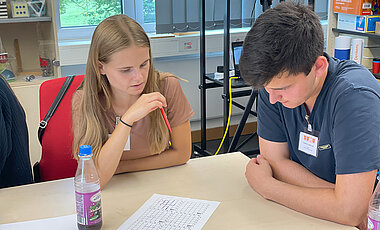 Schülerinnen und Schüler, die sich besonders für Mathematik interessieren, haben an den Projekttagen teilgenommen.