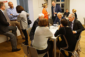 Begegnungen beim SCIAS-Forum im Welzhaus. (Fotos: Uni Würzburg)