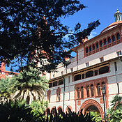 Das ehemalige Hotel Ponce de León dient dem Flagler-College unter anderem als Wohnheim.