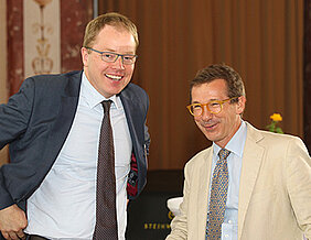 Prof. Jost Hillenkamp, der Direktor der Würzburger Universitäts-Augenklinik , zusammen mit Prof. Giovanni Staurenghi, dem Referenten der ersten Heinrich Müller-Ehrenvorlesung.