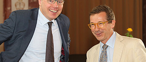 Prof. Jost Hillenkamp, der Direktor der Würzburger Universitäts-Augenklinik , zusammen mit Prof. Giovanni Staurenghi, dem Referenten der ersten Heinrich Müller-Ehrenvorlesung.