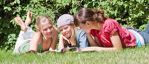 Immer mehr Kinder zeigen Schwächen beim Leseverständnis. Was man dagegen tun kann, erklären Psychologinnen und Psychologen der Uni.