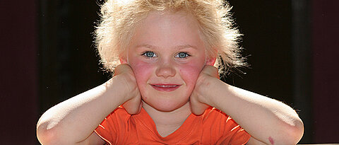 Mädchen mit unkämmbaren Haaren. (Foto: privat/Universität Bonn)