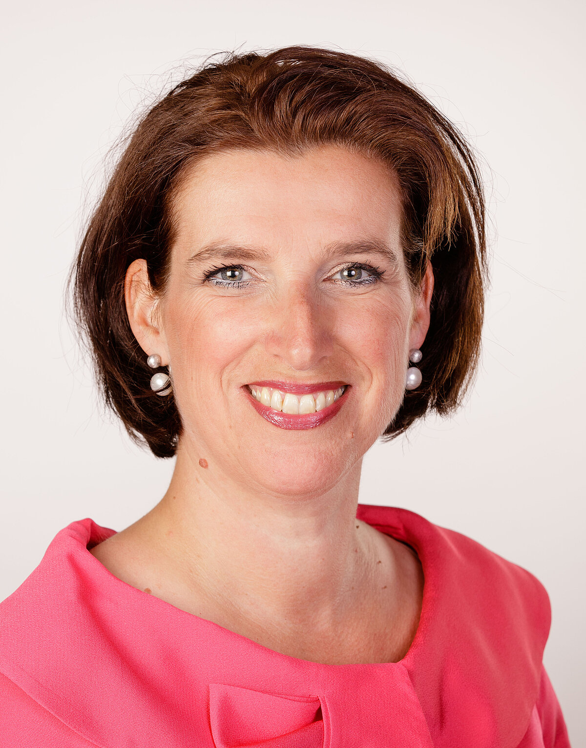 Dr. Bettina Richter - UNI WÜRZBURG COMMUNITY - 1000 Careers One Story