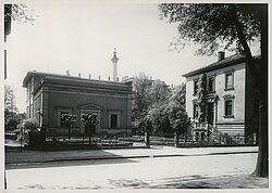 Part of the Old Chemistry compound in 1927. This building does not exist any more.