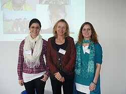 Das Team des Indologie-Workshops, v.l.: Dominika Heublein, Prof. Dr. Elisabeth Schömbucher-Kusterer, Franziska Fröhlich (Foto: M. Makni)